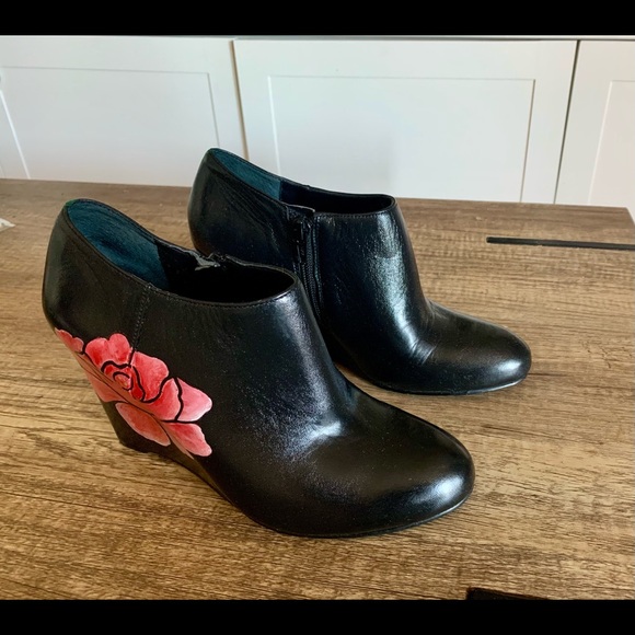 Nine West leather ankle zip booties, hand painted - Picture 2 of 7